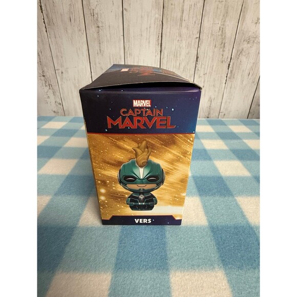 Funko Dorbz Marvel Captain Marvel Vers Funko Limited Edition Exclusive #481 NIB - Picture 3 of 5